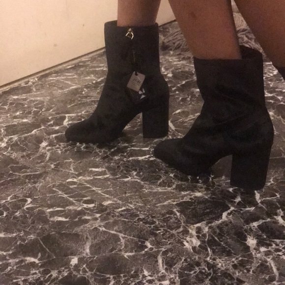Black booties - Picture 2 of 5